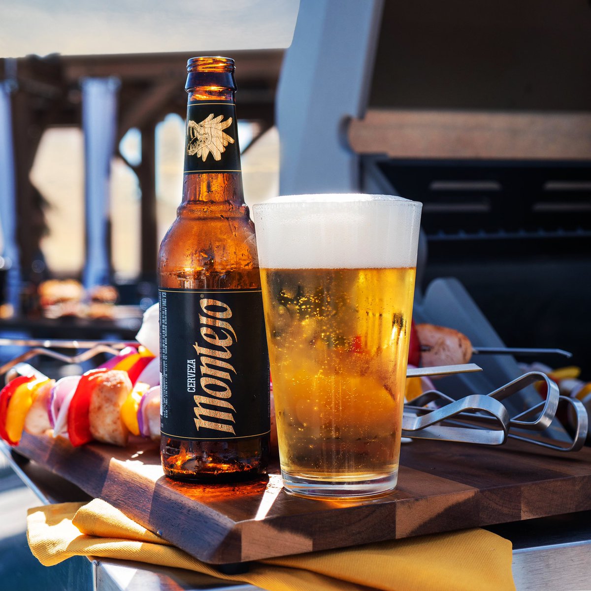 CervezaMontejo's tweet photo. Hot summer days call for backyard grilling and perfectly chilled beer. #summertime #grillandchill #cervezamontejo https://t.co/qE8sGtVa22