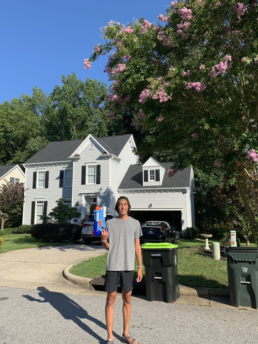 WetNWild2020's tweet photo. 6:02 Tanner Lee shoots Kaitie Estep from @supersoakerskwd in her car. @afhswaterwars Kill Count: 1 https://t.co/REthen0Ack
