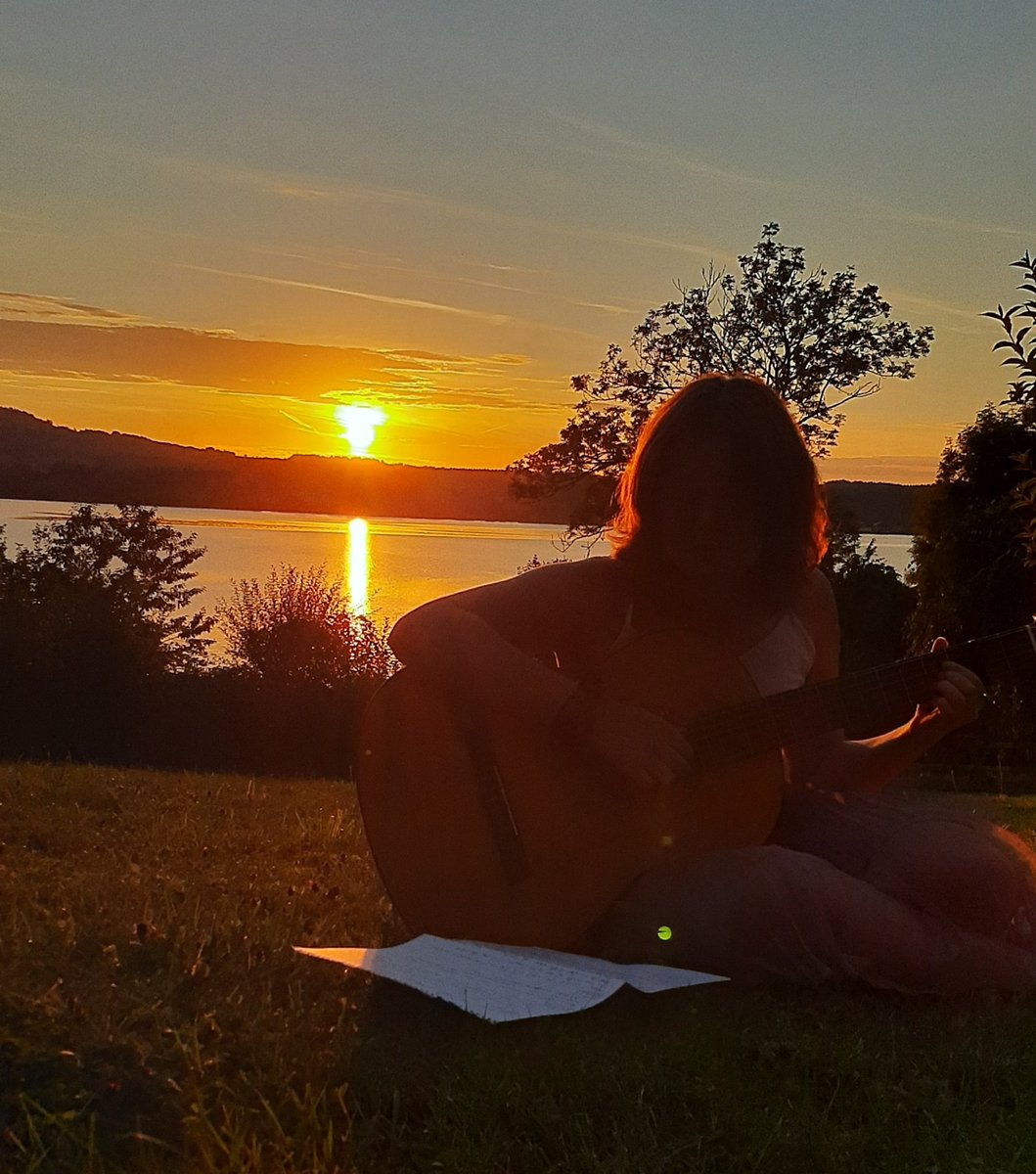 2807Sophie's tweet photo. „Für manche Dinge gibt es keine Worte - sondern Melodien.“ https://t.co/ACGcWADdQv