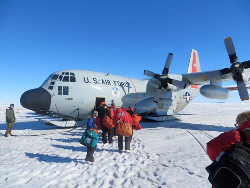 AntarcticHASS's tweet photo. Get the latest research on "Living and working in #Antarctica"!
Come to #session41 of #SCAR2020
Tue28July: 13GMT & 20GMT (different speakers, diff Zoom links, see below). See the full programme here: https://t.co/S3bXjHFUgV https://t.co/RP3U9CqxOy