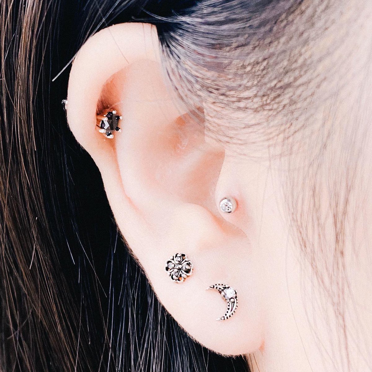 blackmind_daily's tweet photo. 안개꽃 귀걸이 피어싱 업데이트💜 

Baby's breath ピアスアップデート💜 

Baby’s breath piercing updated💜

🇰🇷/KRW👉🏻 https://t.co/jC8sImwrtn
🌐/USD👉🏻 https://t.co/VjsK2TUYPA
🇯🇵/JPY👉🏻 https://t.co/dzzc5yoC5L https://t.co/L6HvkKPz4Z