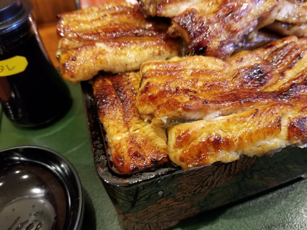 ささみ 新小岩 うなぎ和友 鰻界のラーメン二郎とも呼ばれるお店 少し値段が上のうな重福を頼むと鰻 2尾 とその下にも小振りな半身が 持ち上げると崩れる程柔らかく それをこの量食べられる幸福感 これで国産鰻というのだから凄い 7 21は休みらしいので