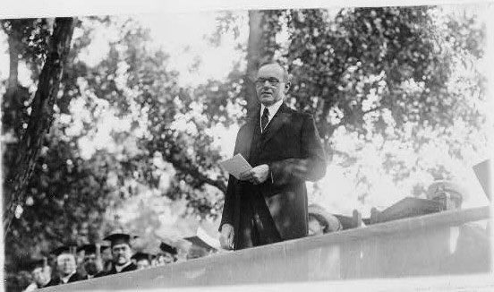 I will refrain from Calvin Coolidge slander to note that he was one of the first presidents to call for lynching to be made a federal crime (lol that wouldn’t happen for another N I N E T Y - S E V E N years. He was also the first president to speak at Howard University 