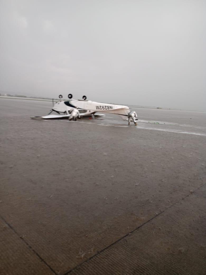 flyAPM's tweet photo. #ICYMI hace unos momentos en #Querétaro #QET #MMQT @AIQ_MX
MMQT 160021Z 11032G54KT 0SM TSRAGR BKN010 OVC020CB 15/14 A3022 RMK 8/3//
#flyAPM #avgeek https://t.co/Wrw1RCpLQm