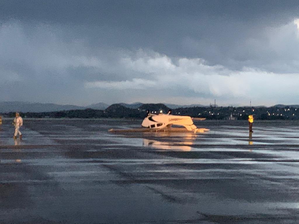 flyAPM's tweet photo. #ICYMI hace unos momentos en #Querétaro #QET #MMQT @AIQ_MX
MMQT 160021Z 11032G54KT 0SM TSRAGR BKN010 OVC020CB 15/14 A3022 RMK 8/3//
#flyAPM #avgeek https://t.co/Wrw1RCpLQm
