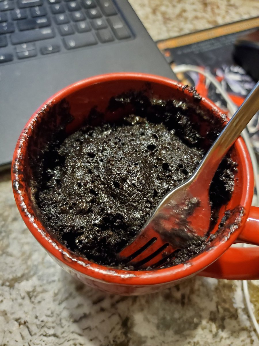 4th_UK's tweet photo. Tonight's virtual Trex meeting was an Unbirthday Party, planned by our Pathfinder, Charlotte. We made 2 ingredient mug cakes (sandwich cookies and milk!) and played a Disney Kahoot. @girlguidesonnv @girlguidesofcan #Community16 #lifeskills #GuideAtHome https://t.co/4WvyuArHsa