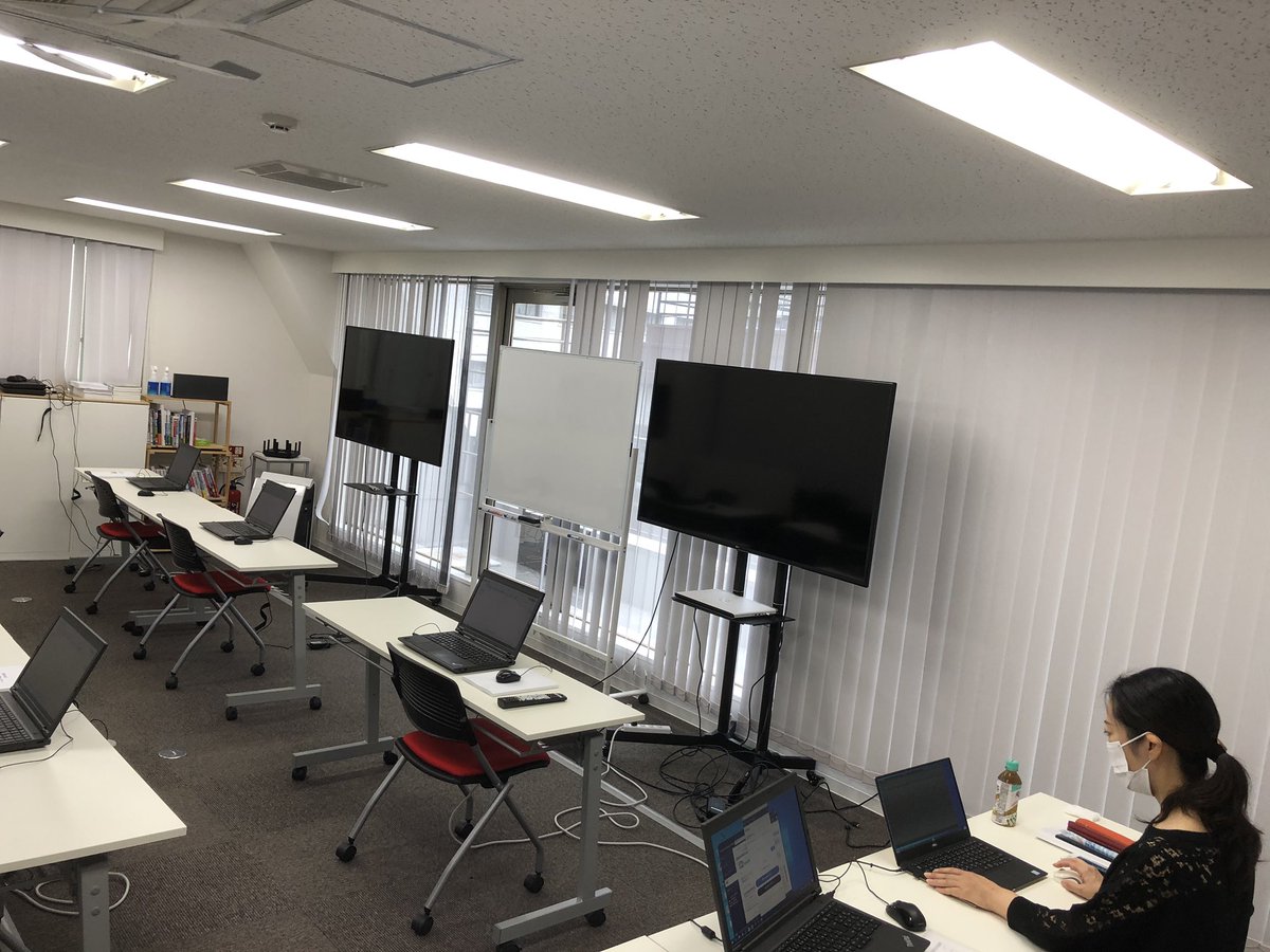 BIZROAD1's tweet photo. おはよ���ございます！
AutCADセミナー２日目です。
２日目は3DCAD（Fusion360）の体験会も行います。

#AutCAD #ビズロード https://t.co/mqApGnQNyi