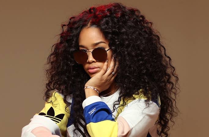 girldemiz's tweet photo. [#OFF] H.E.R. pode lançar música com uma das ex-integrantes do Fifth Harmony. https://t.co/UI6uFflXB1