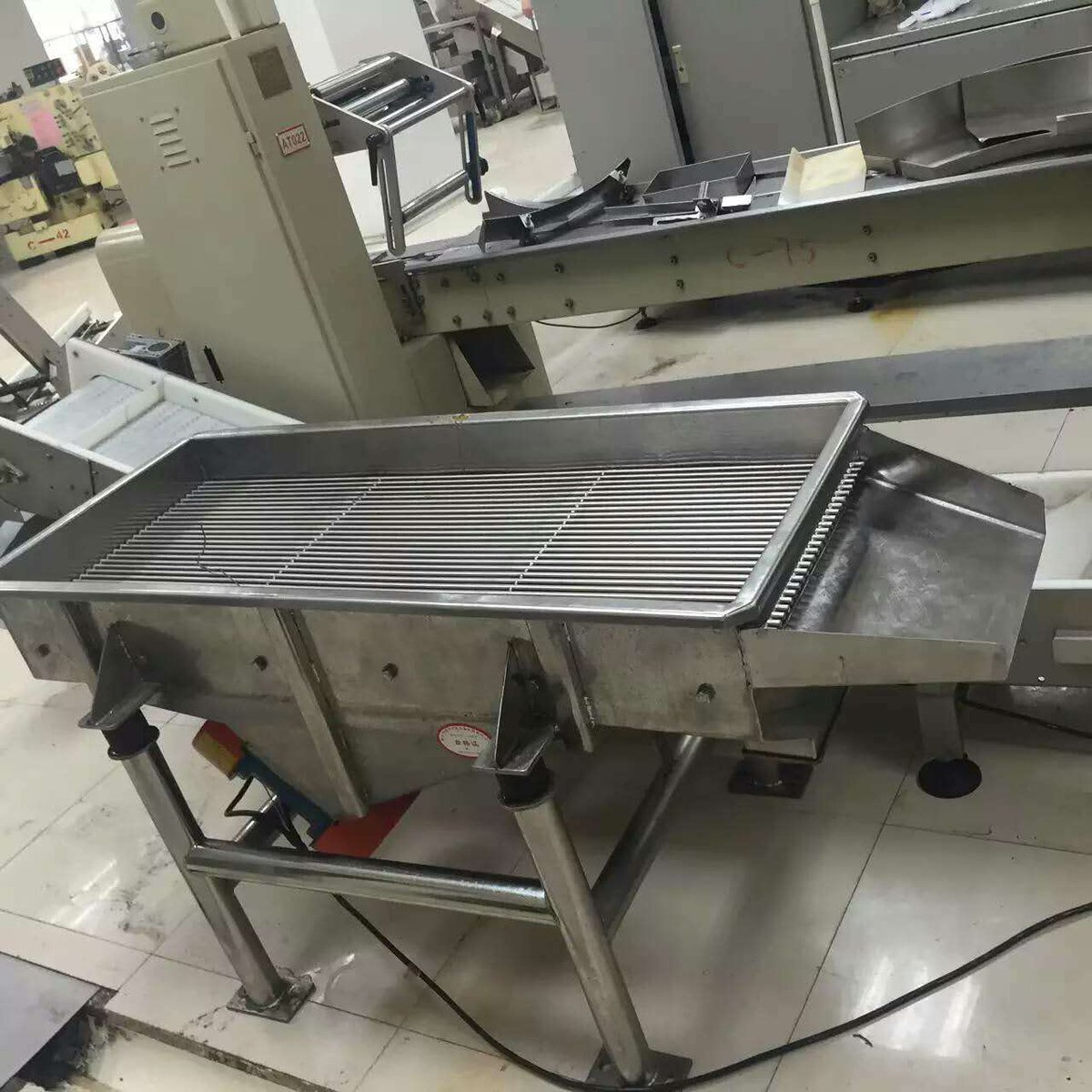 alicezh69449615's tweet image. #Linearvibratingscreen adopts double vibrating motors as power source, with the specific working mode of these two motors make the materials be thrown up on the sieve and go forward in a straight line. 
#linearsieve