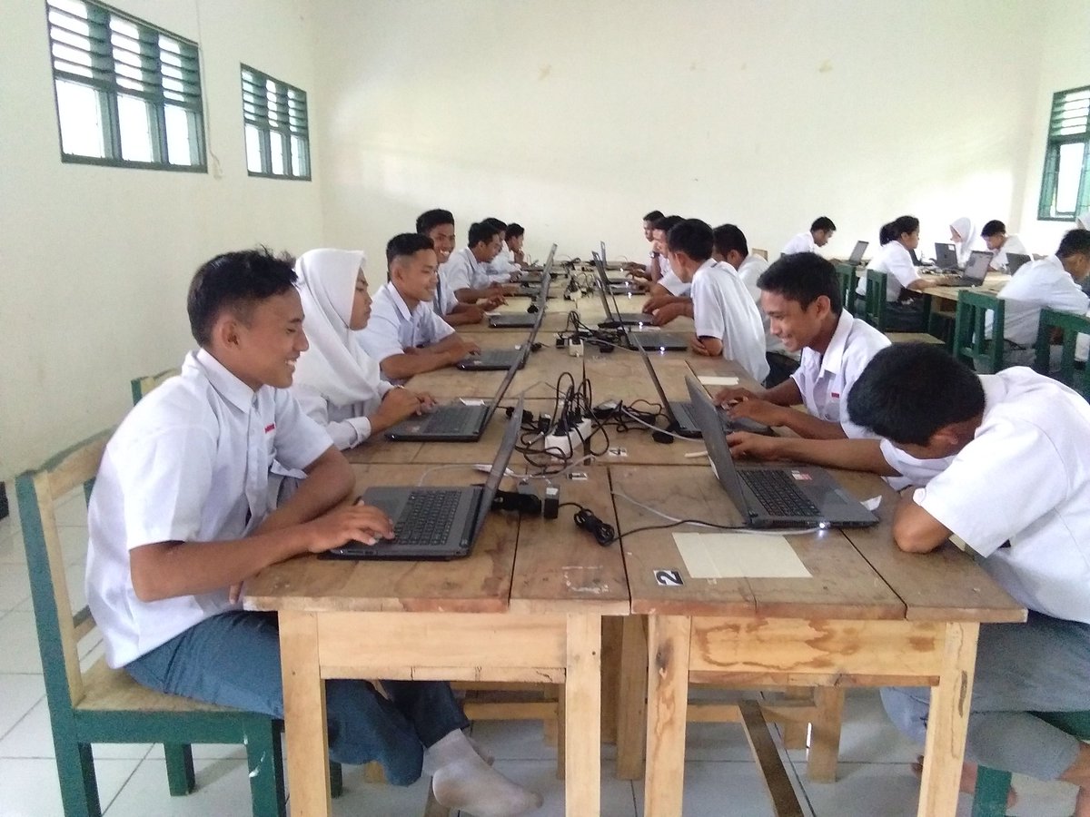 Nurjan19831's tweet photo. Selalu belajar demi kesuksesan https://t.co/7kxyfIdOJ9
