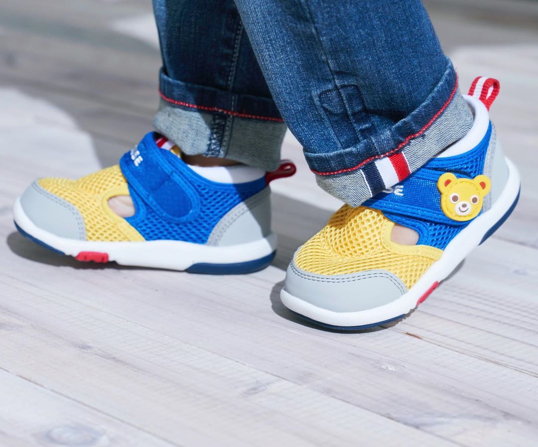 ミキハウス妊娠出産インフォ Pa Twitter サイドのキャラクターがかわいいサマーシューズ メッシュ素材なので通気性が良く 暑い夏もムレにくく快適にすごせます 夏のコーディネートのアクセントに ぜひチェックしてみてくださいね ミキハウス Mikihouse キッズ