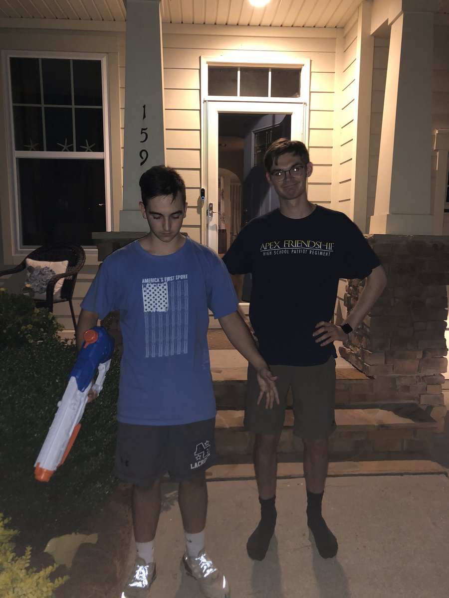 Brosb4H2Os's tweet photo. Jackson shot Jack from @supersoakerskwd after chilling in his the bushes. #justiceforCam Kill Count: 1 https://t.co/tgMA1pJAwE