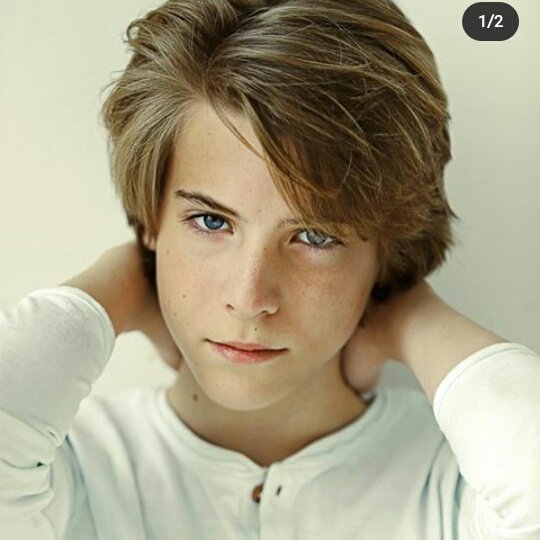 MGBorovsky's tweet photo. Tô indeciso nesses pp pra ser o MG adolescente. https://t.co/xVYKOJjGUk