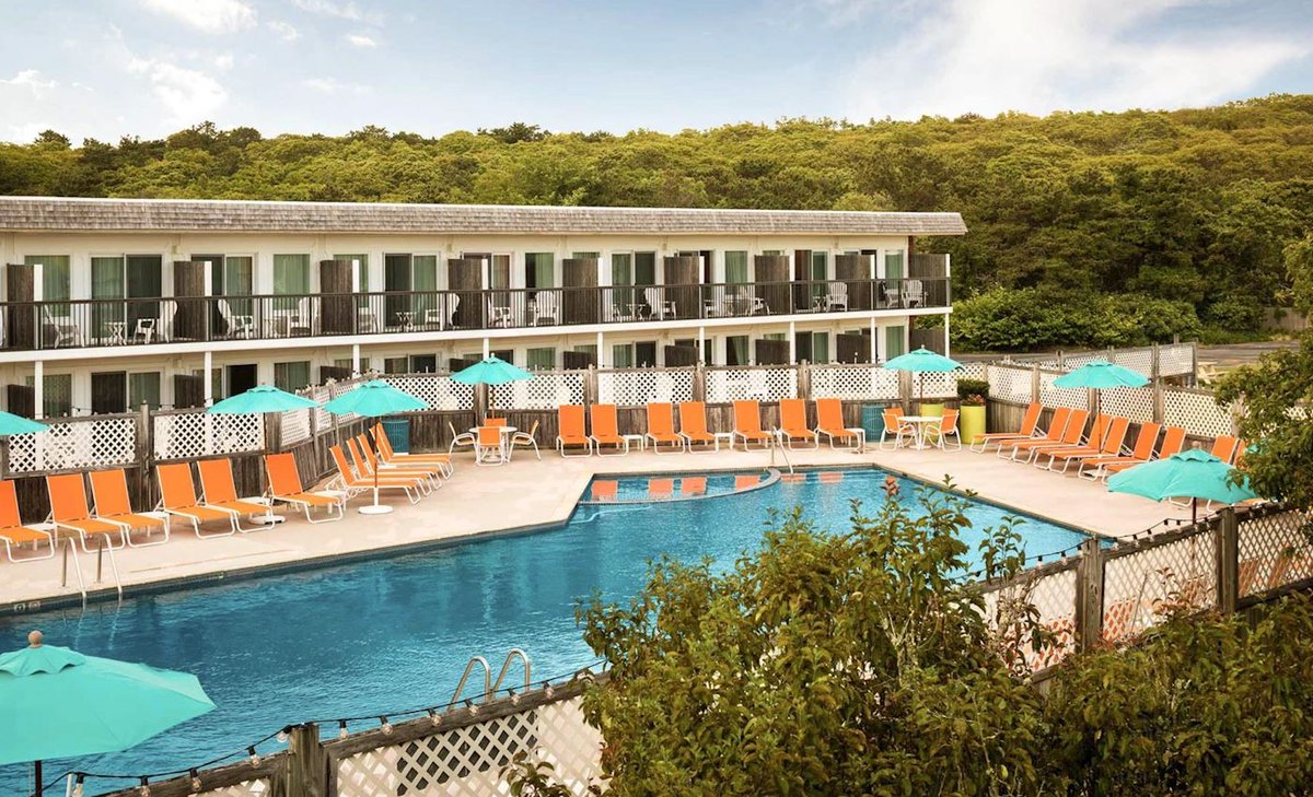 Elena930's tweet photo. Looking forward to my trip to Cape Cod - staying at Harbor Hotel Provincetown. For friends traveling soon: https://t.co/rGsPR2gnSu https://t.co/hPnOmEoMJX