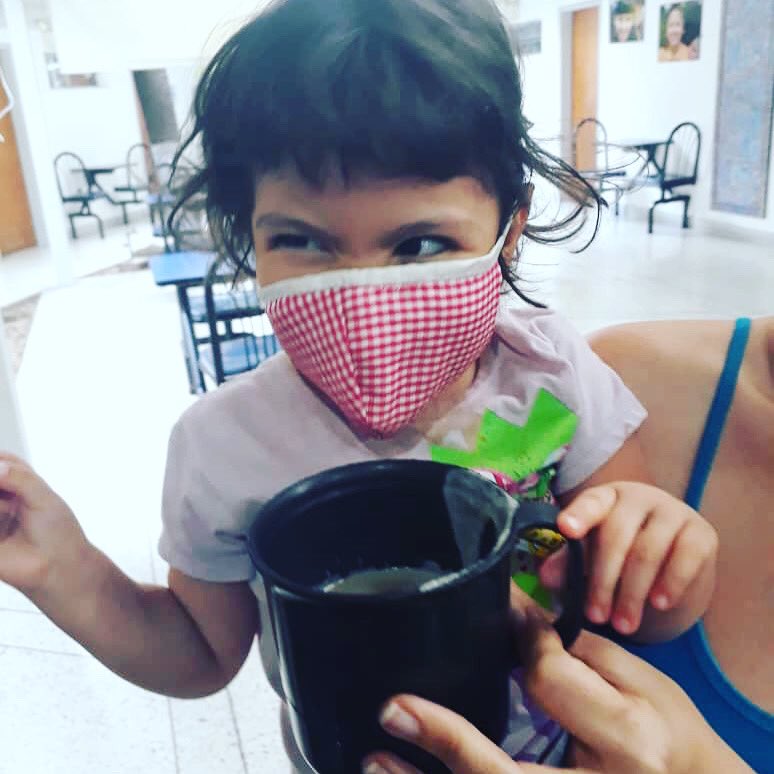 MasisMoreFound's tweet photo. Activos nuevamente con nuestros hermosos niños de @casaronaldvzla gracias a todas las personas que los apoyan constantemente a través de sus donaciones DLB #ydalevidaaunniño💛💙❤️ https://t.co/niTv9g2ZX8