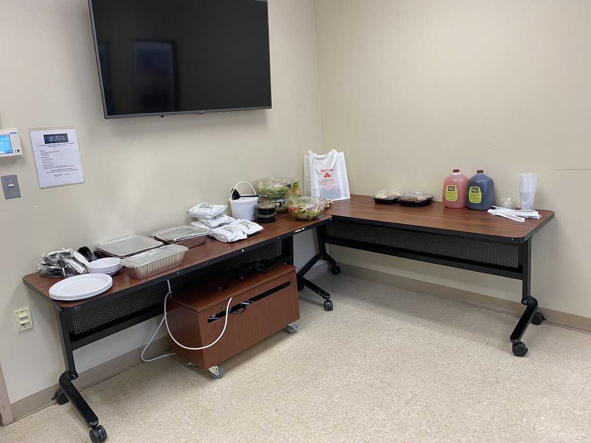 MuzzyFarm's tweet photo. It was an honor to provide a nice lunch for our front line workers at TIRR Memorial Hermann today! THANK YOU for all that youβve done and will continue to do in the future! #NeighborhoodOfGood #StateFarm #SocialDistancePicture https://t.co/xsSCJnhywq