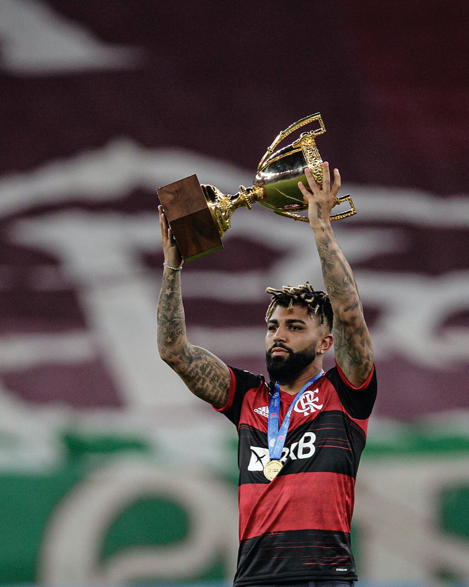 gabigol's tweet photo. Terceiro no ano.. Obrigado Senhor, obrigado família e a todos do @Flamengo ! Ahhhh, deixa eu dar o papo?! Segue tudo normal no RJ PORRAAA 🤣🤪 https://t.co/ToG5z8Jjq0