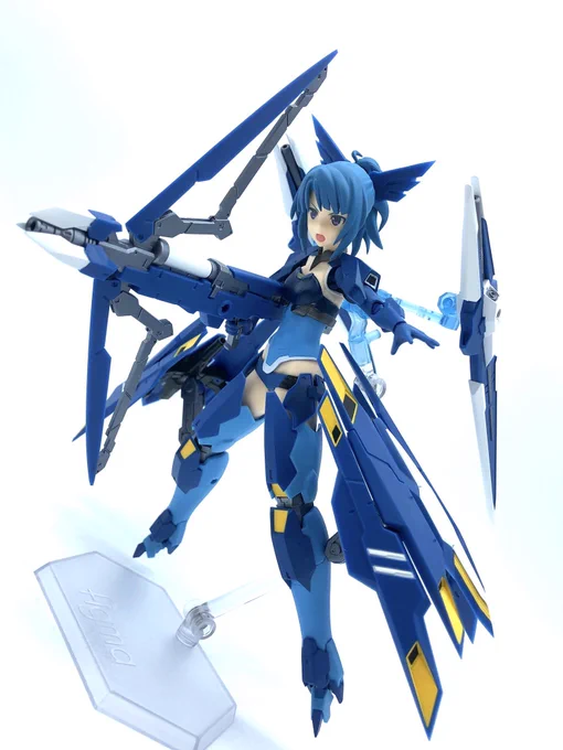 figma 小鳥遊怜 、ようやっと開封!
エレガントやわ〜いいぞ!
プレゼントコードついていてゲーム中アイテム色々貰えます。
新近接武器ギュルヴイ、デザインしました。

#アリスギア
 #goodsmile

https://t.co/vMfw9oBPz0 
