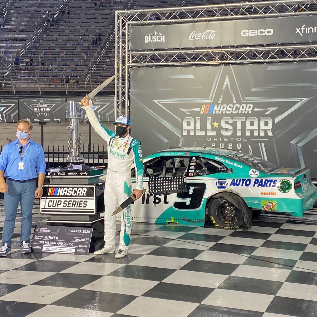 TeamHendrick tweet picture