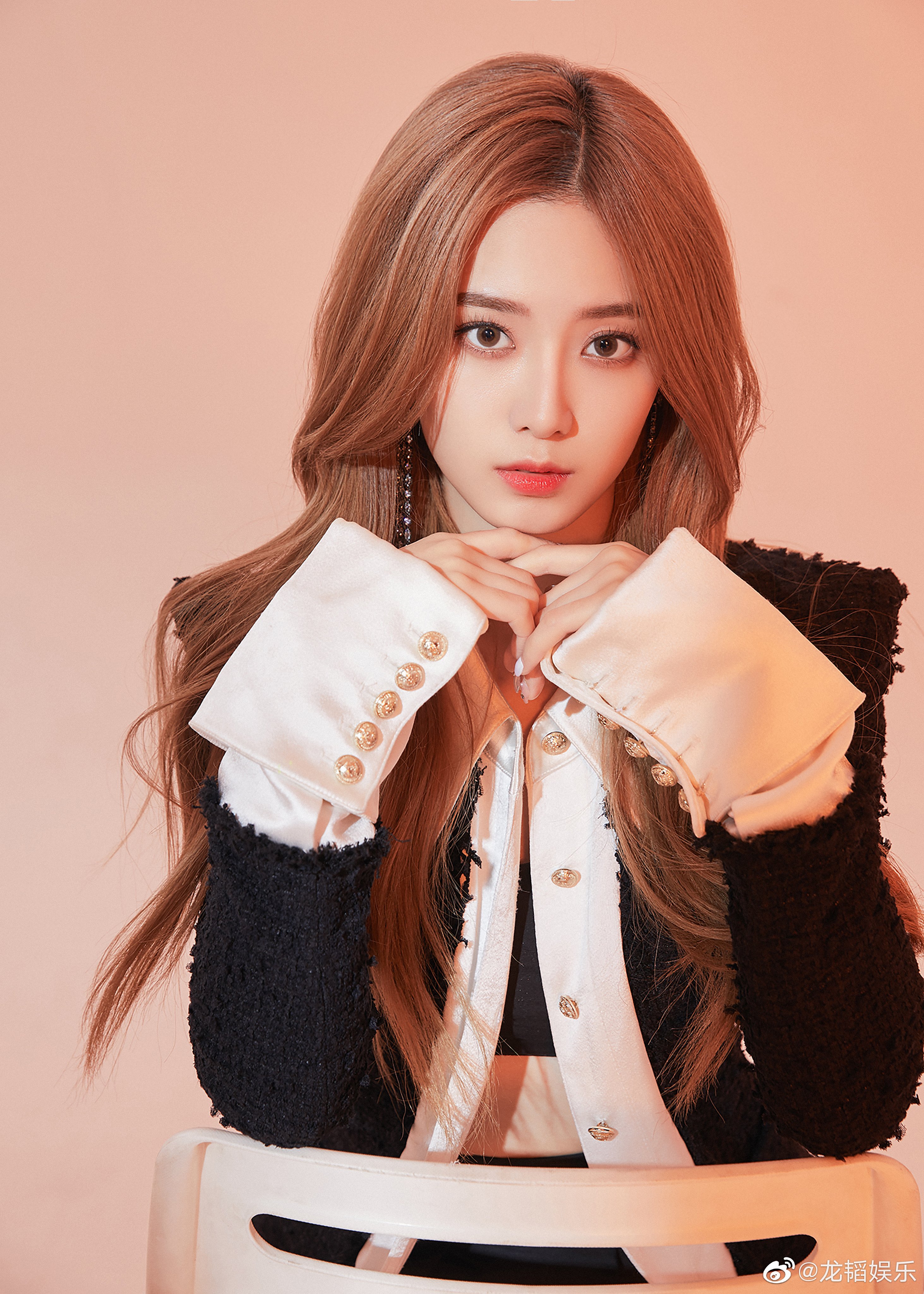 Xu Yiyang Releases Her First Single, "Listen"!