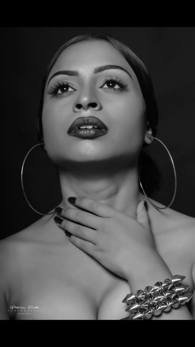 KoyenaNath's tweet photo. #Twitter #blackandwhitephotography #BlackLove #potraitlove #potraitphotography https://t.co/5EXhUpiI0G