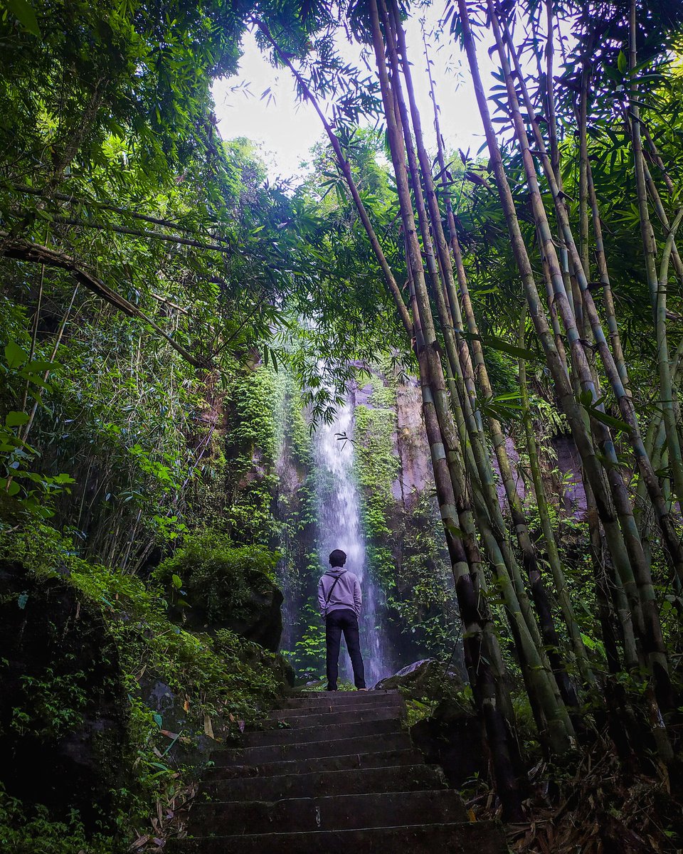 indramujono's tweet photo. Ini di desa sutopati , kajoran , Magelang
.
Nih curug ga ada yang ngelola cuy karena sepi bet pengunjungnya , gw saranin untuk pada kesini , bisa buat tambah pemasukan orang daerah tersebut , dah gitu aje https://t.co/oKZg3xi0N6