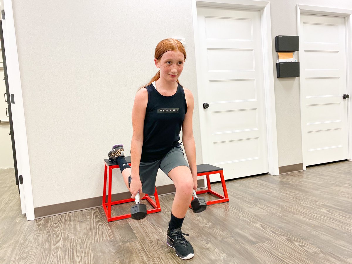 btgpeds's tweet photo. Claire, eyes locked on her trainer, getting as much as she can out of her session tonight!

#BTGSRD #StrongGirl #HardHardWork #GirlsBasketball https://t.co/fkxbiKdnXf