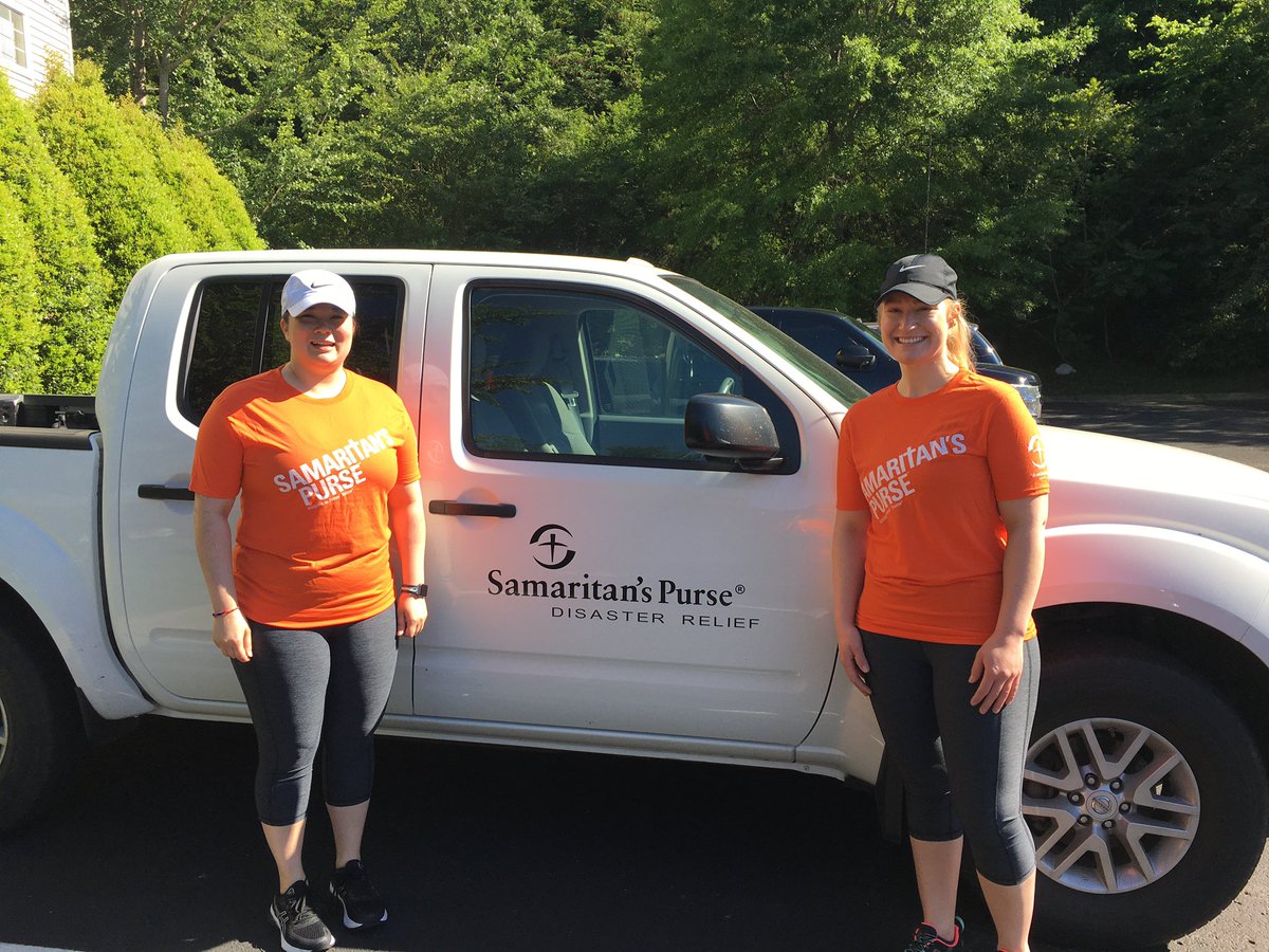Franklin_Graham's tweet photo. .@SamaritansPurse is working in North Nashville, TN, where volunteers are helping repair and rebuild homes damaged by tornadoes that devastated the area earlier this year. Pray for our teams as they help these families in #JesusName. https://t.co/fLqzN00hOA