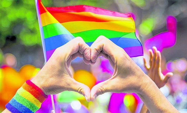 BailarSeguro's tweet photo. 🏳‍🌈 Hoy se cumplen 10 años de la histórica sanción del matrimonio igualitario y es el momento para mostrarnos orgullosos por este tipo de avances en materia de derechos. https://t.co/BBQIRsWcOe