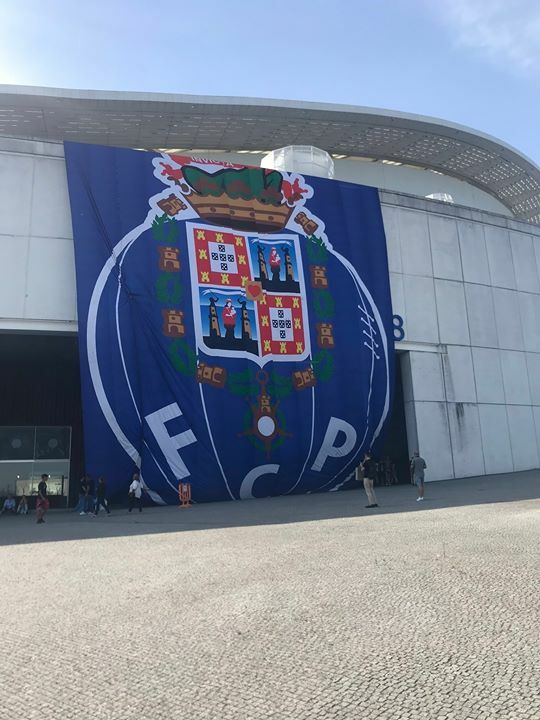 Ruben_24_1893's tweet photo. O PORTO É UMA NAÇÃO
ETERNO CAMPEÃO
AZUL E BRANCO É O CORAÇÃO
PORTO PORTO PORTOOOOO https://t.co/RC2U01FzkR