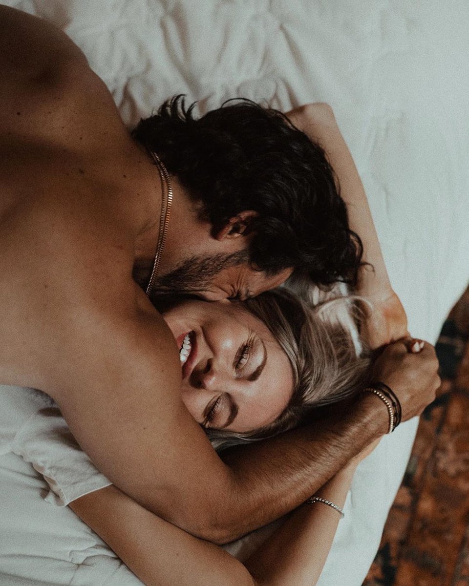 Ivxnnaaaa's tweet photo. ❝   Entre tus brazos se vive mejor.  ❞ https://t.co/WF9kAutcEK