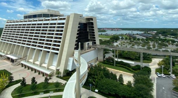 iicsorg's tweet photo. #infosec #informationsecurity #hacking #phishing Disney World hotels guests involved in phones scams. Disney World hacked? https://t.co/gzrYENnwch https://t.co/RnCkbo30nh