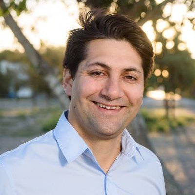JxcChubut's tweet photo. Feliz cumpleaños @SebasLopezOk  colega y amigo , te deseamos que termines este gran día rodeado de tu familia, y que sigamos compartiendo trabajo juntos🥂🥧🎂🍰 https://t.co/eYf1Vjbxvl