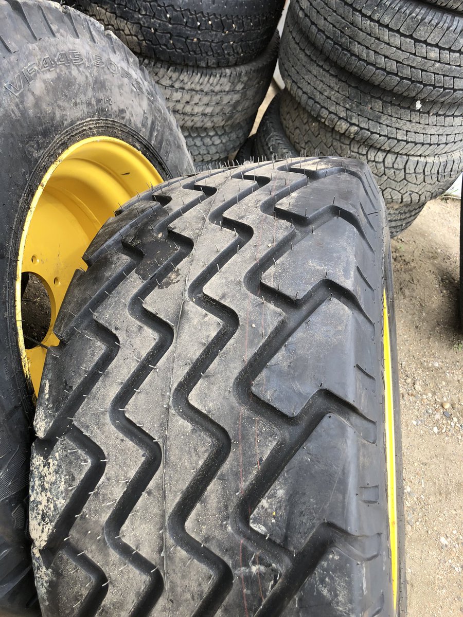 KSTireEston's tweet photo. I know that seeding is a ways off but I wanted to share this. For people who are finding that the 16.5 - 16.1 tires on their air drills are not standing up. These 445/50-22.5. Agri flex are the exact same height with heavier load rating,flatter face for floatation. https://t.co/EBklIpLib9