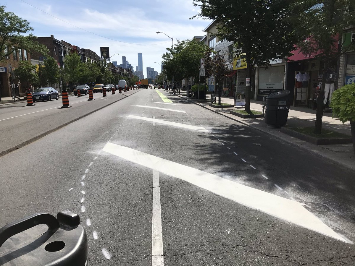 SweetPetesBikes's tweet photo. And more bike lanes on the way! #danforthlovesbikes #BikeTO https://t.co/Y8YotvqFRG