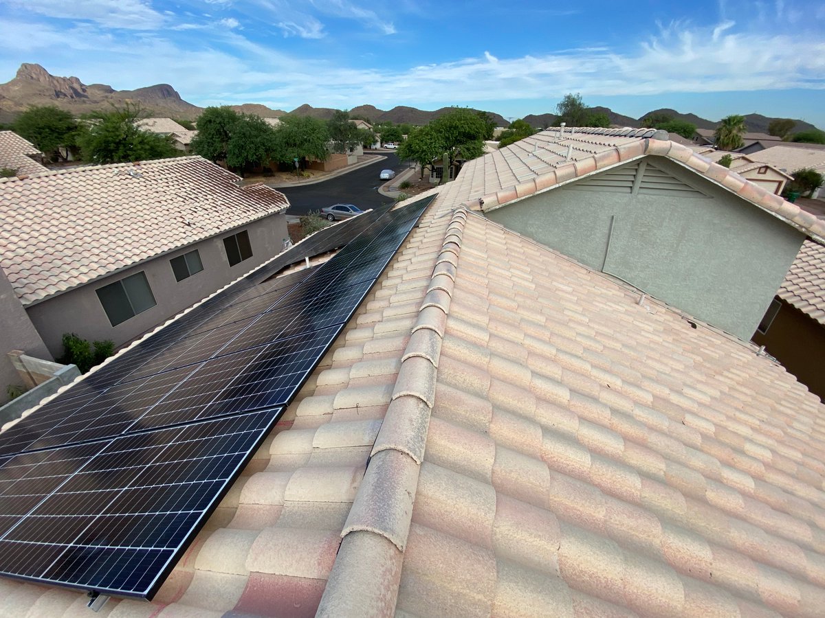Erus_Energy's tweet photo. We're enjoying the views while the homeowners are now enjoying the savings! 🌞💸 https://t.co/hqbVP4oJ2B