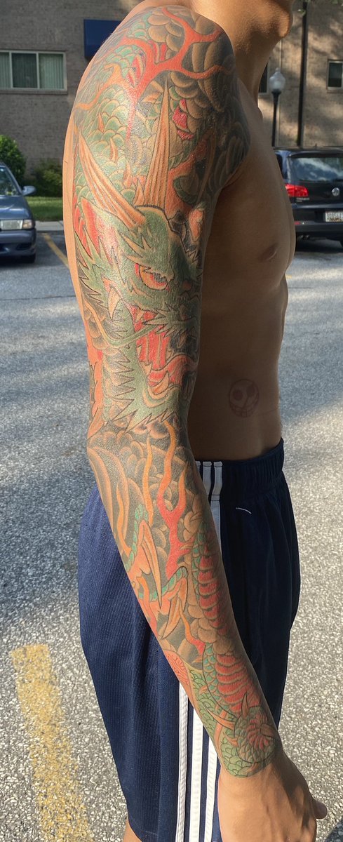 Breadrolle's tweet image. After 2 years finally finished my sleeve 😈 what y’all think?