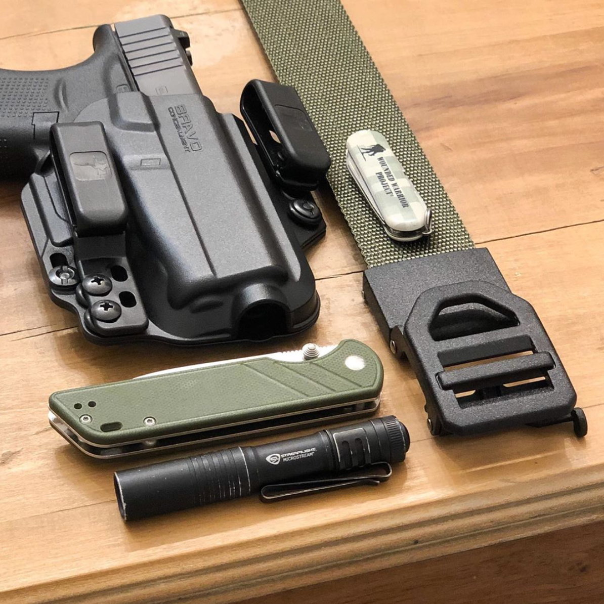 BravoHolsters's tweet photo. Solid hump day carry. And that olive drab! 😍💚🤘
•
•
Repost from @blackcrowcarry
#LuckFavorsThePrepared #edc #everydaycarry #glock43 #g43 #qspknife #qspparrot #victorinox #victorinoxclassic #sak #SAKALLDAY #MyVictorinox #sakarmy #knife #streamlight #microstream #flashlight https://t.co/UJT3xGkguu