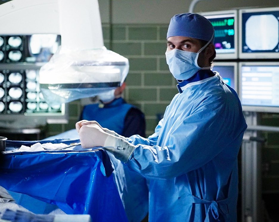 JakeBorelli's tweet photo. Oh, look, you’re outside... I don’t care. Wear a mask. 😷😒 #GreysAnatomy https://t.co/sx04gYcJqW
