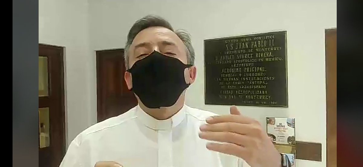 Gabrielgtzg's tweet photo. El activista #LGTB #OmarSolís fue detenido por elementos de Policía de Monterrey.
El activista acudió a la catedral de Monterrey para pedir bajar video que publicó la arquidiócesis de #Monterey sobre cura de #homosexualidad 
https://t.co/F8GFTkZF3R https://t.co/VT2Ggl05Qg