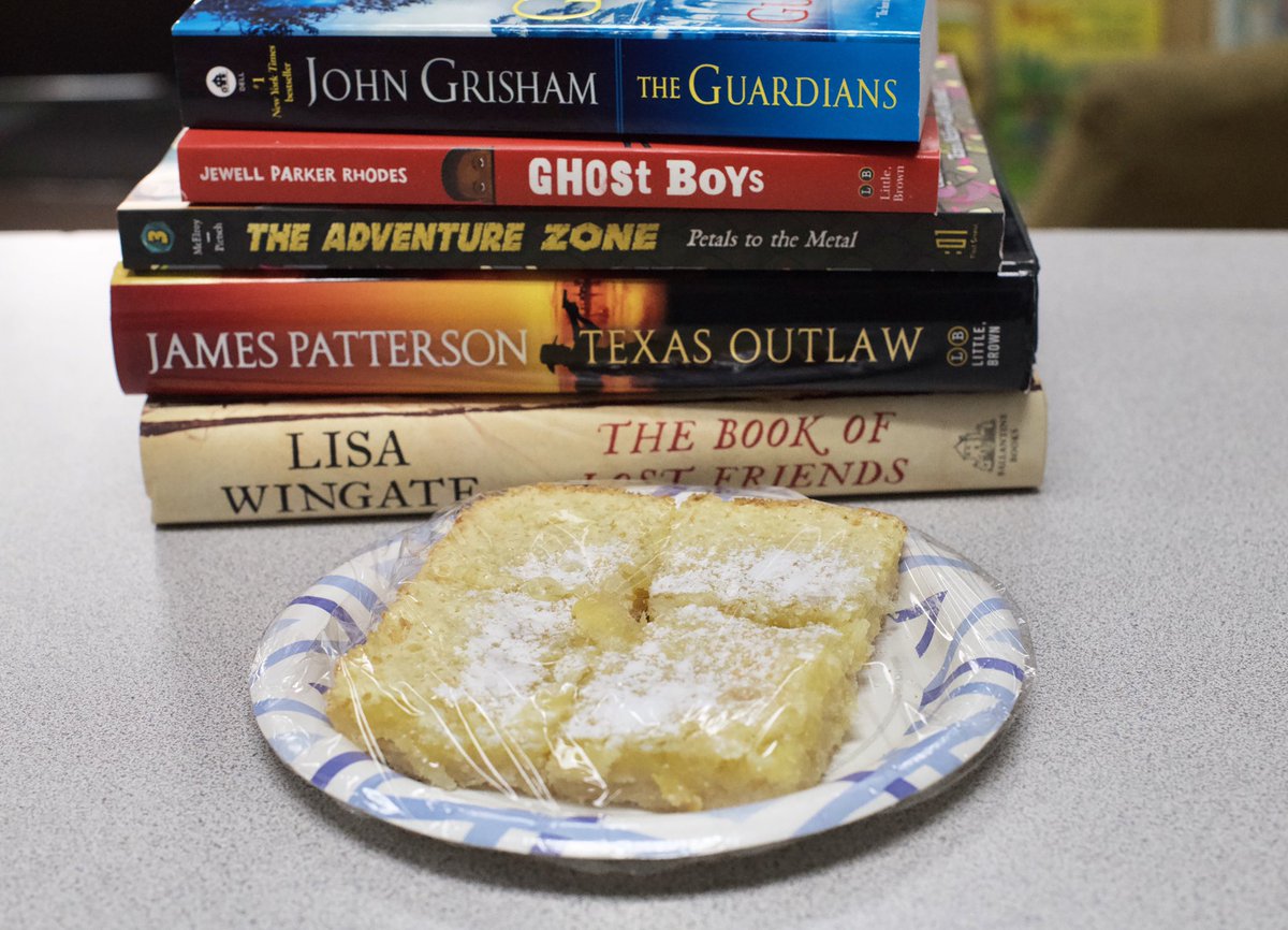 russosbooks's tweet photo. Thank you Sandra!! Our book customers love us. (And no, I’m not sharing) #booksnacks #bakersfield #indiebookstore #readsomething #fortheloveofbooks 📸 @rootbeerphoto #bookwormwithacamera #eatsleepread #eatsnackread https://t.co/tSHskbBwDn