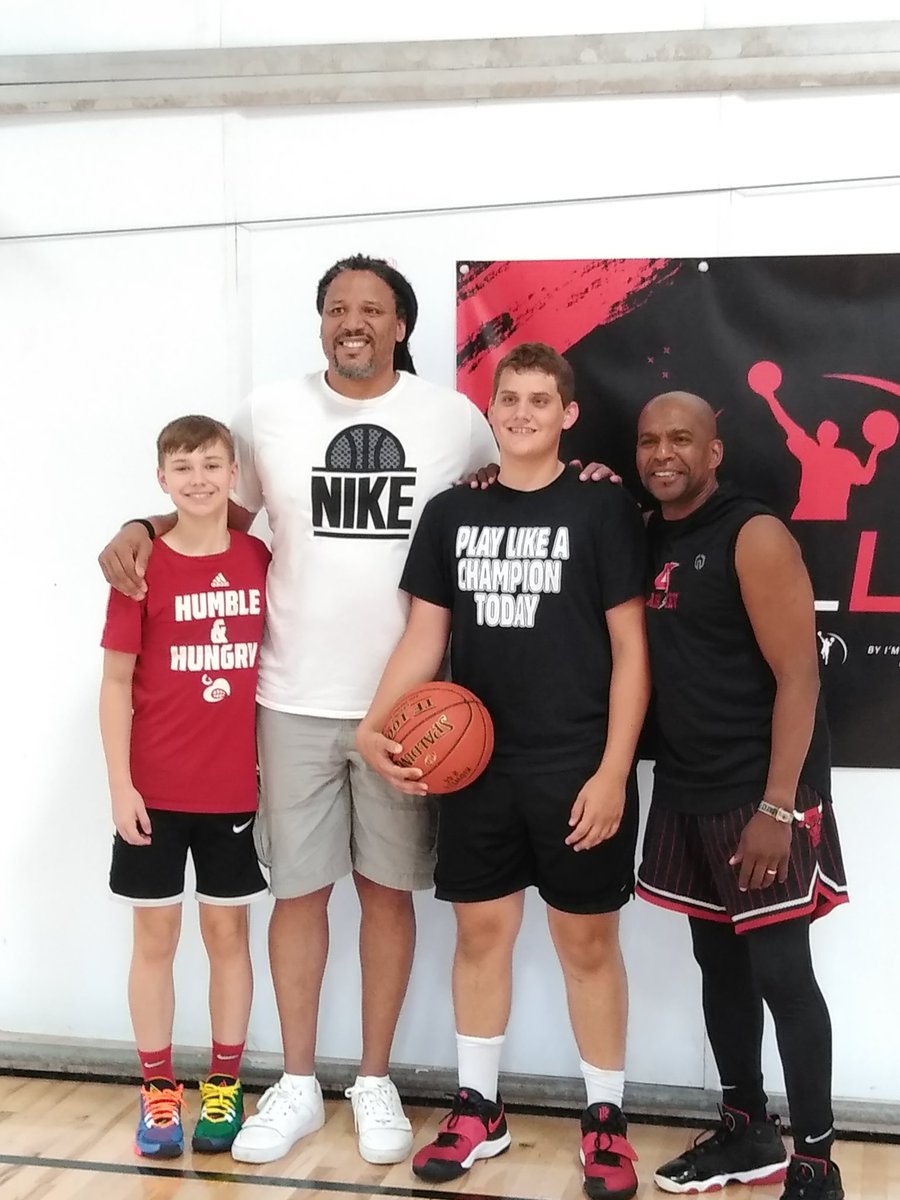These two had a very unique opportunity to meet and listen to former NBA player Brian Grant of the Miami Heat!  What an inspiration man!  Thank you Skills Lab for setting this up!!! <a href="/BraydonKidwell/">Braydon Kidwell</a> <a href="/TonyKidwell3/">Tony Kidwell</a> @JasonGr78897396