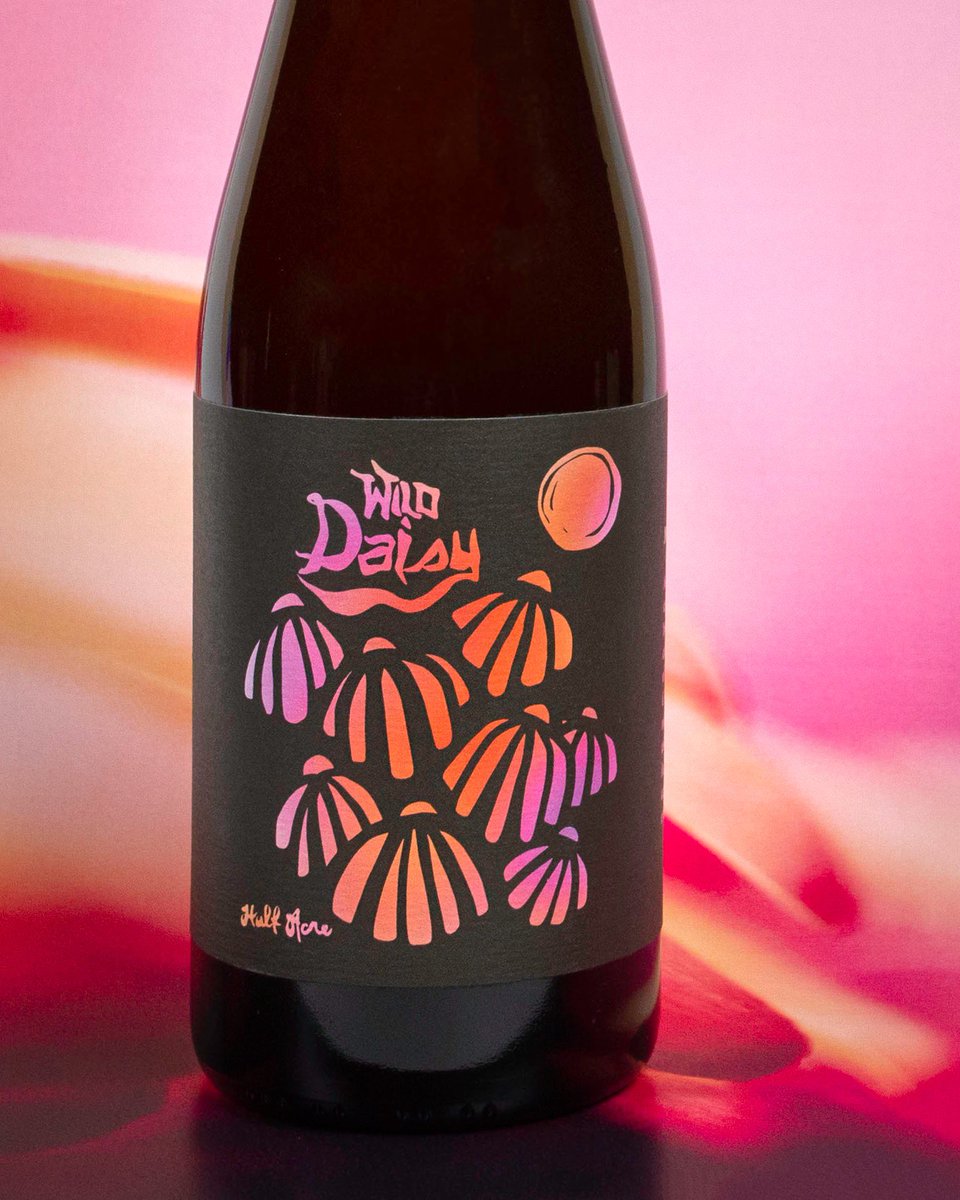 Last year marked 10 years of Daisy Cutter Pale Ale. As part of the celebration, we took some Daisy Cutter into the Wyld Cove and let the microbes mix it up. Wyld Daisy is available tomorrow in our Curbside store and our Balmoral Beer Garden.⠀
brew.