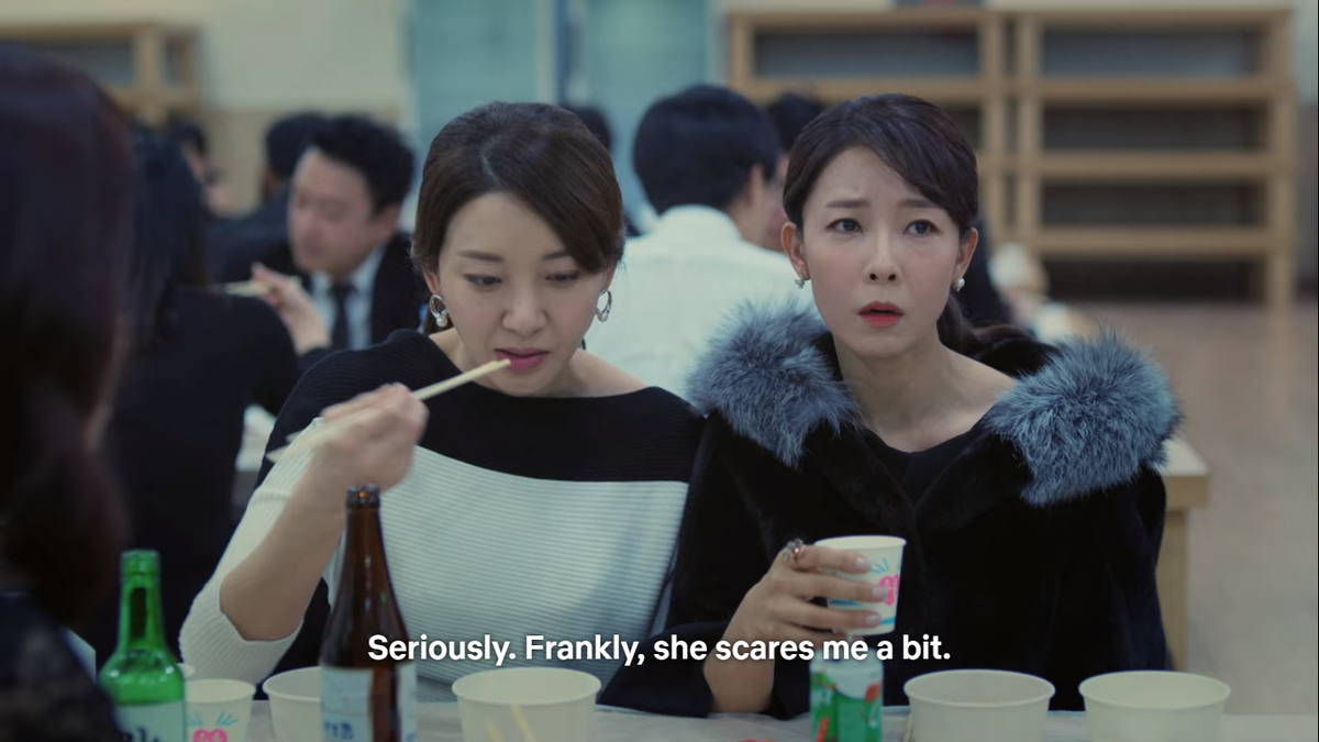 these women i feckin hate gossipers. it's as if they have no life of their own. and i can already tell that these 3 will have recurring scenes where they will be making fun of hye ran.  #Misty