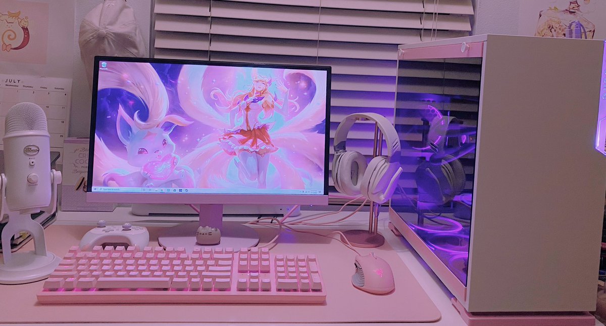verryberrie_'s tweet image. sharing some pics here bc I just really love my pc setup 💗🤍💕💜