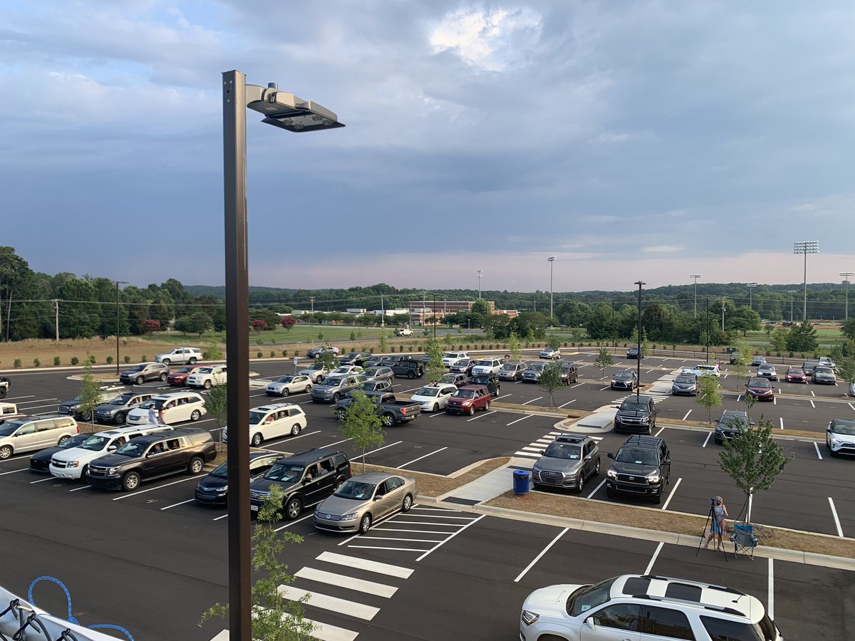 JoyKWarner's tweet image. Graduation Drive-In style! #csdclassof2020