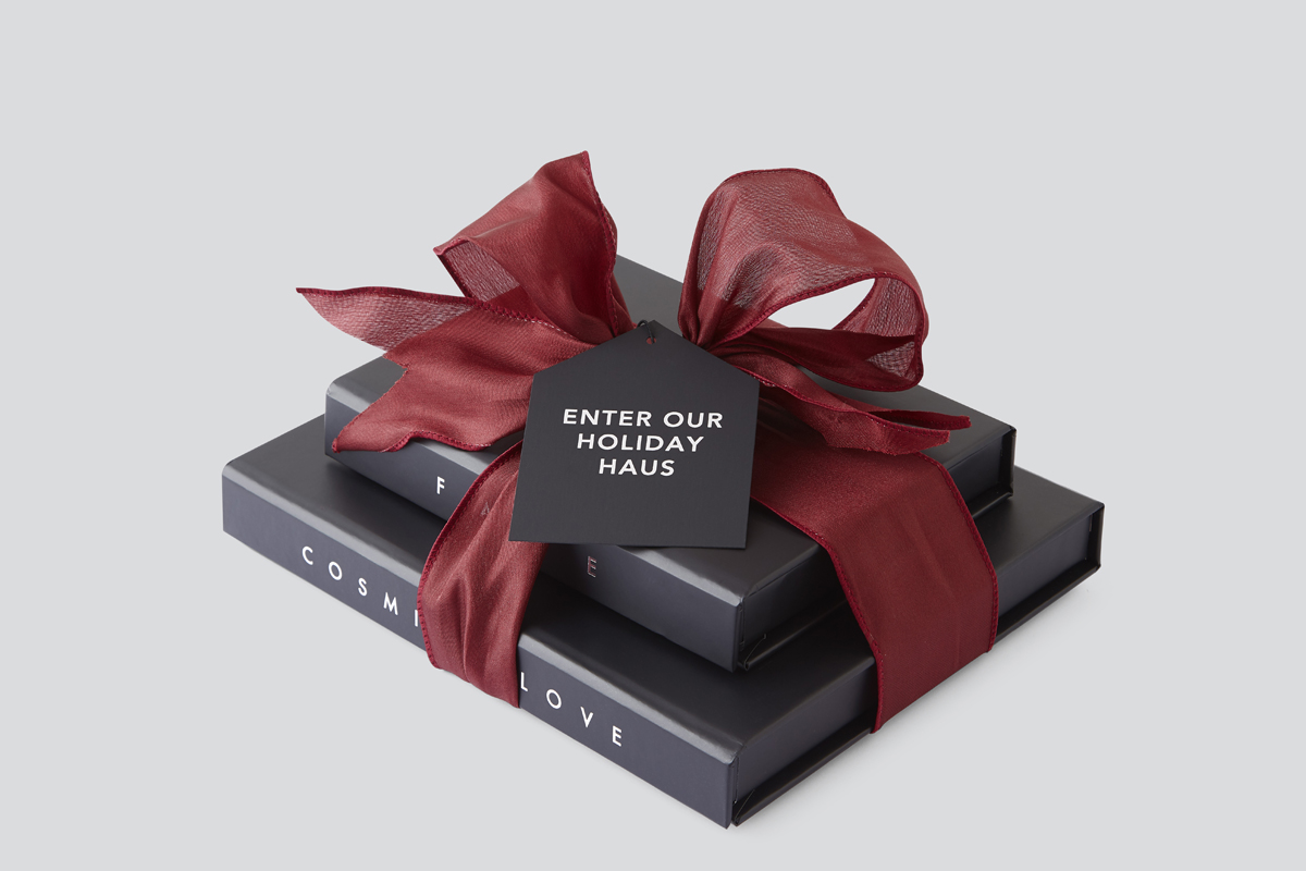 PremierPress's tweet photo. Haus Laboratories' celebrated the holidays and new product launch by sending this fun – yet fierce – Cosmic Love Gift Box to hundreds of beauty influencers. 

@hauslabs #InfluencerMarketing #branding #giftbox #create https://t.co/8MMgsrvCUj