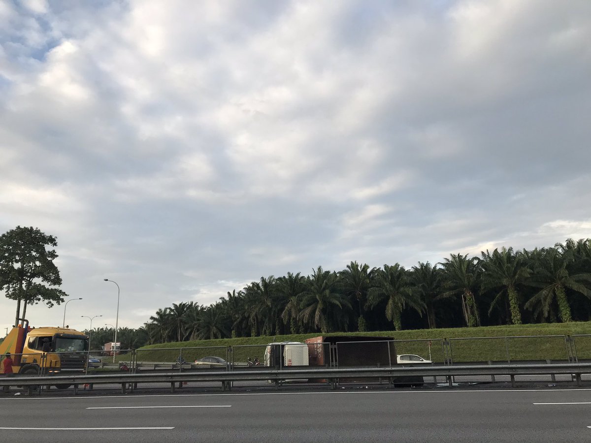 3 Maut Dalam Kemalangan Babitkan 4 Kenderaan