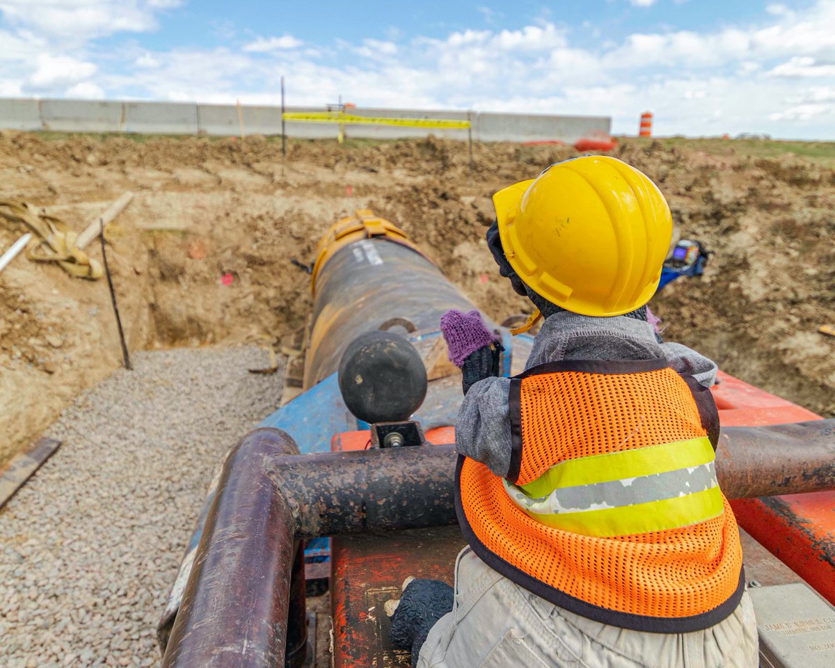 btrenchlessco's tweet photo. "Stand back boys! I'm operating!" ππ @TrenchlessMorty
#MortyTheTunnelRat #MortyAtWork #MortyOnTheJob #GoMortyGo #NASTTAnnualEducationFund #TrenchlessTechnology #McLaughlin #McLaughlinBoring #AugerBore #Construction #ColoradoConstruction #UndergroundUtilities #Colorado https://t.co/pD4BhmEZRM