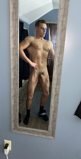 I guess it&rsquo;s #NationalNudeDay Happy Humpday everyone 😏🙏! https://t.co/UKoWvFjFCe<a href="/tag/nationalnudeday"class="tags">#NationalNudeDay</a>